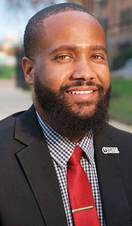 Headshot of Howard Fields