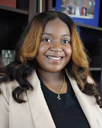 Headshot of Gina Palmer