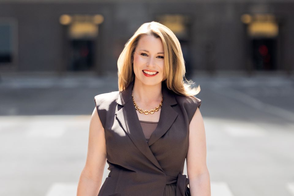 Erin Brooks poses in downtown Chicago Erin Brooks poses in downtown Chicago