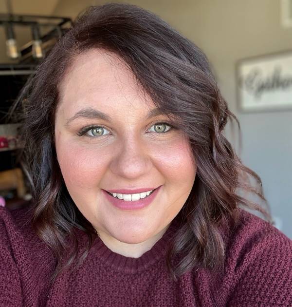 Rebecca Schultz Headshot